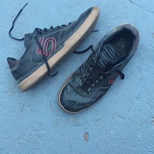 FIVE TEN SLEUTH DLX MOUNTAIN BIKE SHOES